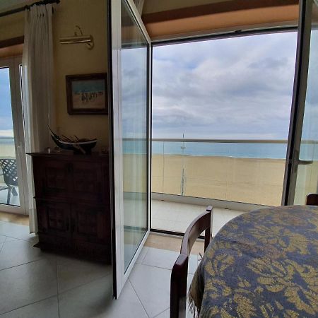 Nazare Apartamento Em Frente Ao Mar Exterior photo